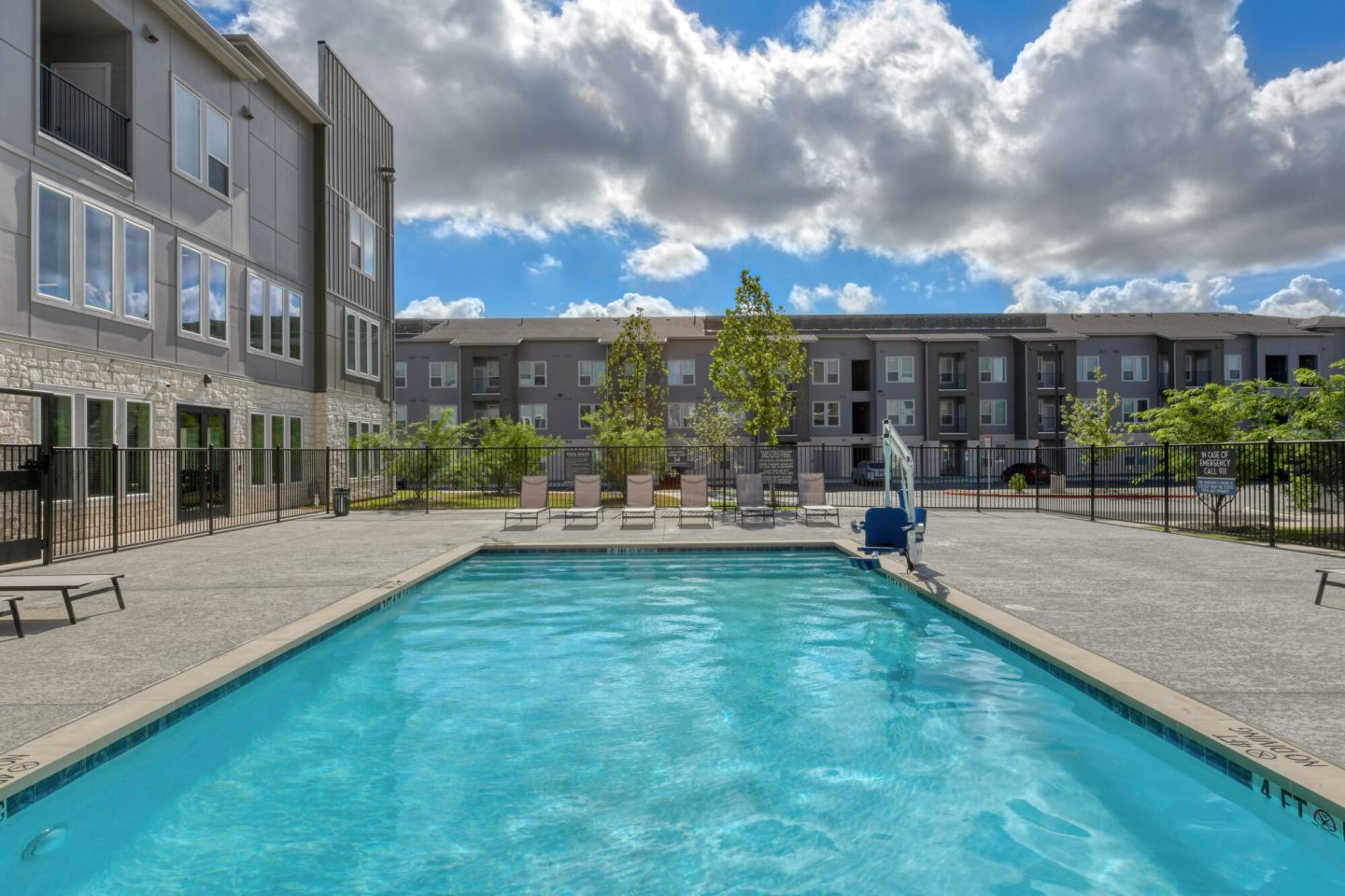 Sunstone Apartments Image 15