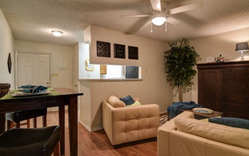 Darby Square Apartments Image 6