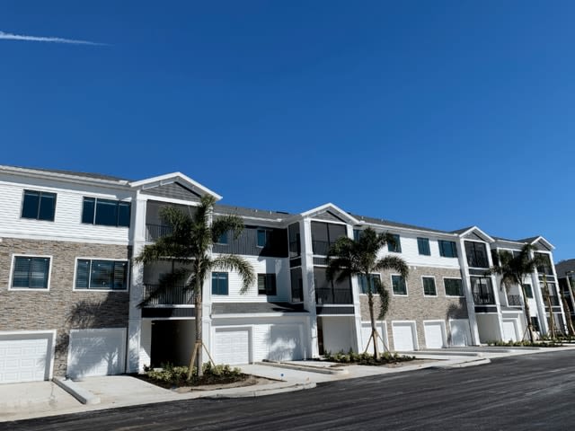 81 West Image 25