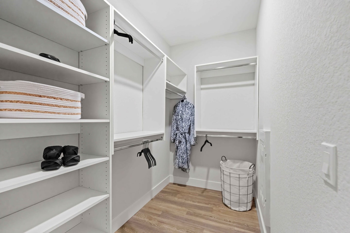 Mallory Square Apartments Image 36