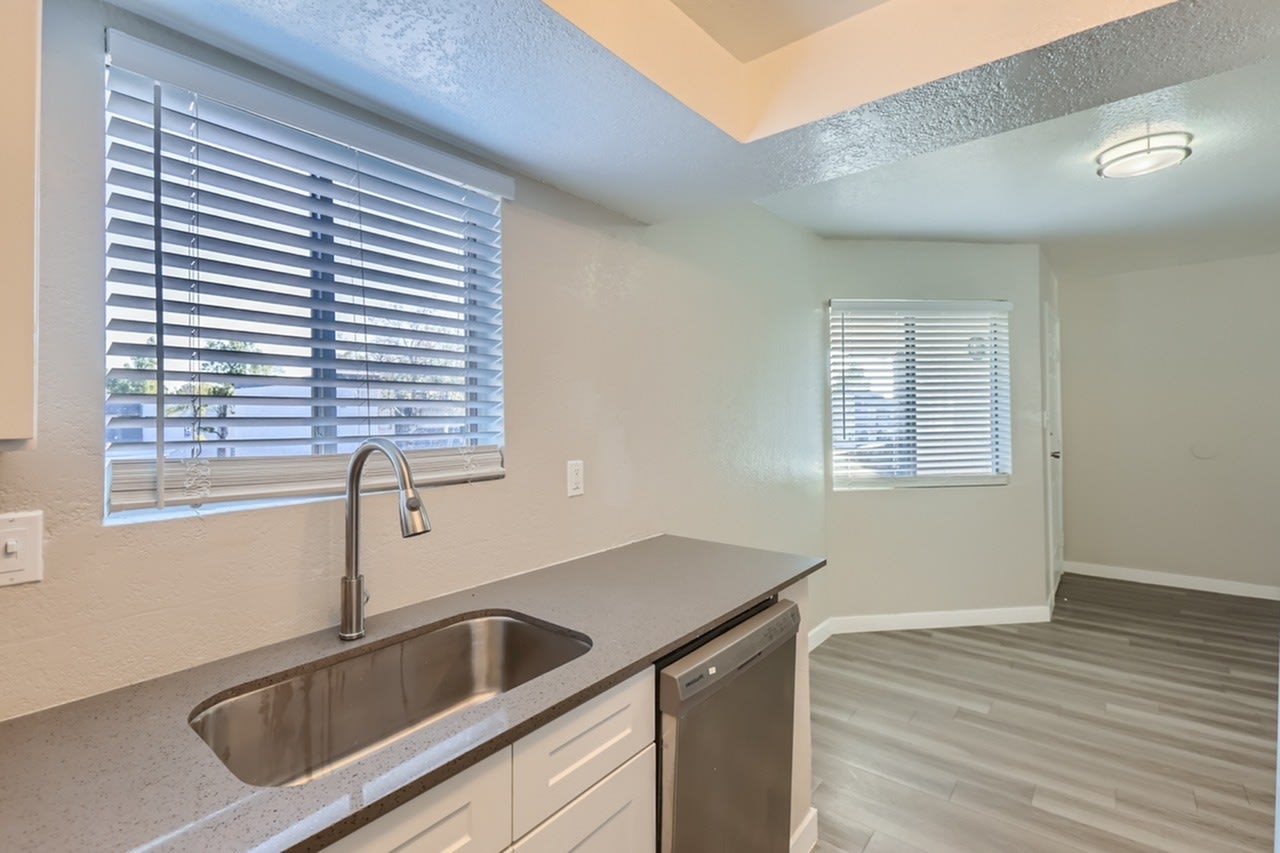 Rise Desert Cove Image 35