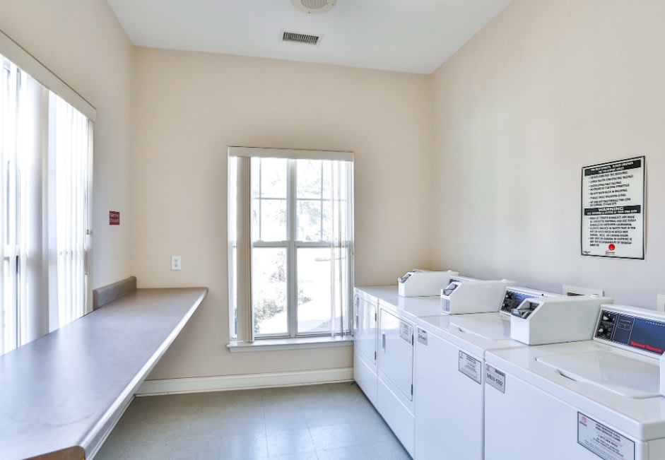 Tower Place Apartments Image 8