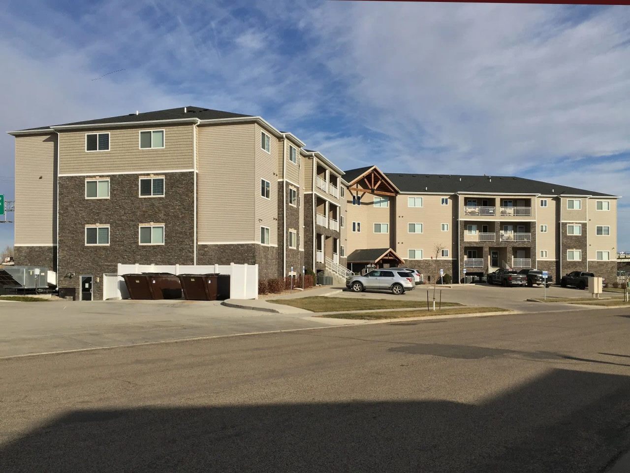 Bridgeview Bay Condos Image 3
