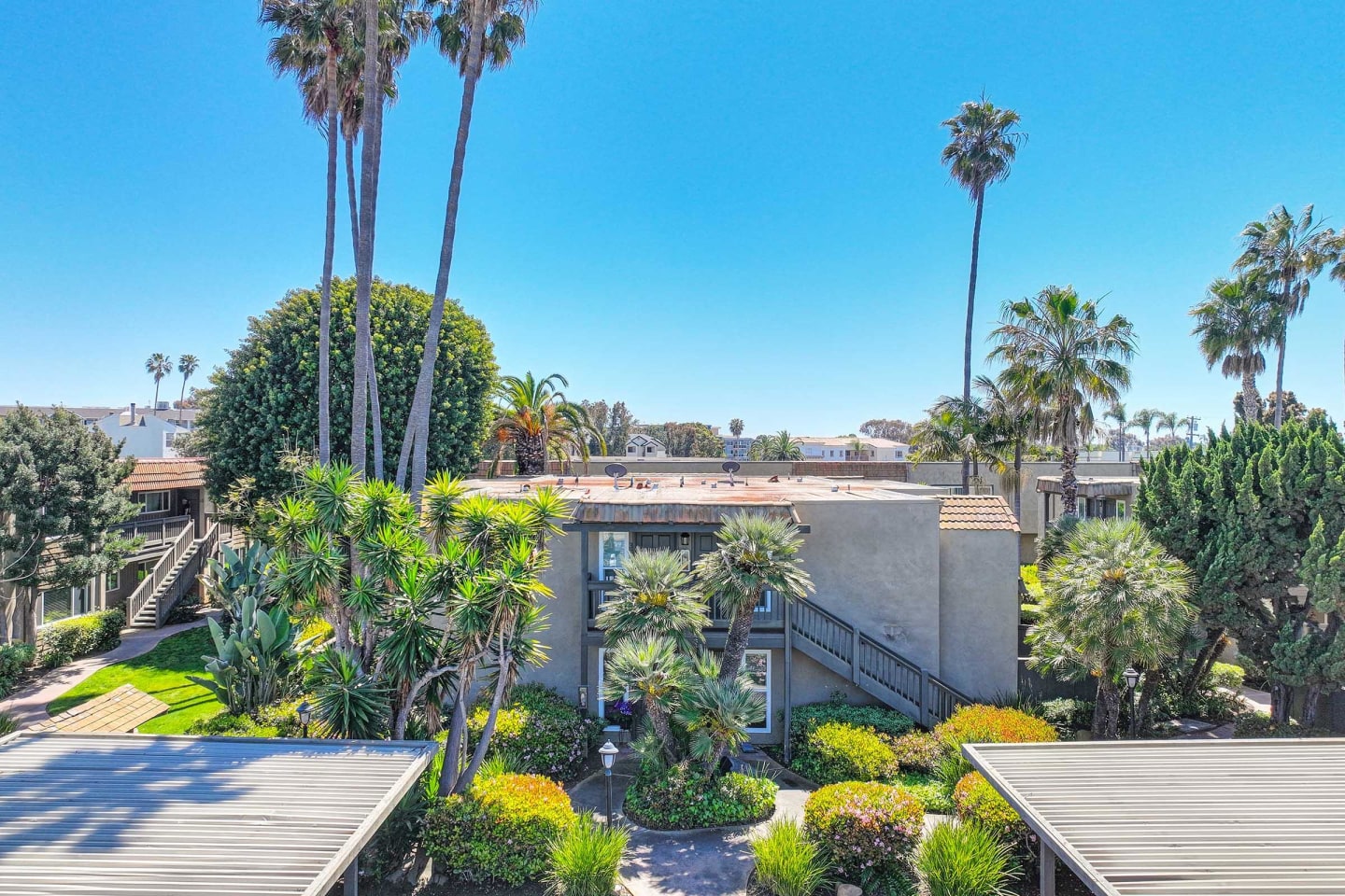 Coast Village Apartment Homes Image 8