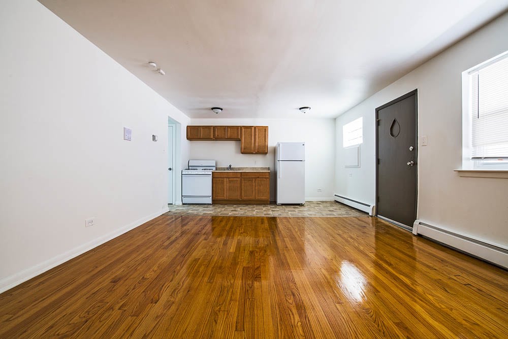 8751 S Cottage Grove Image 3