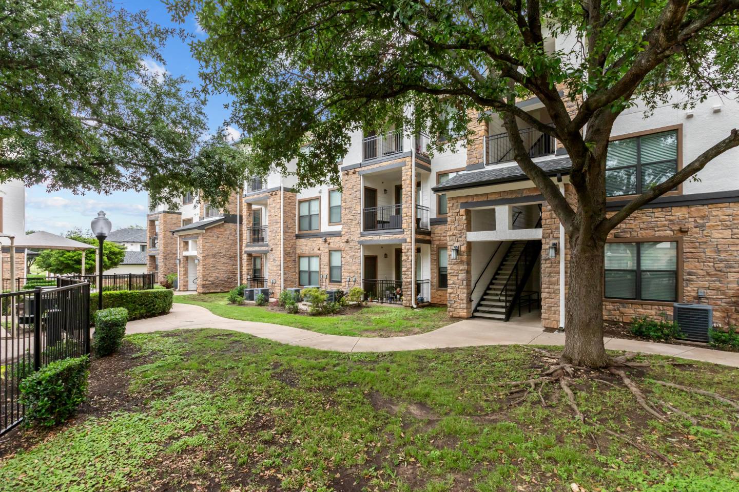 Pecan Pointe Image 12
