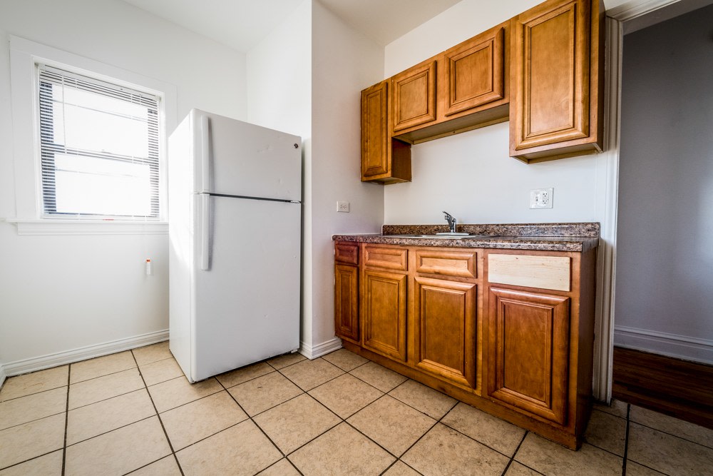 6400 S. Rockwell Street Apartments Image 6