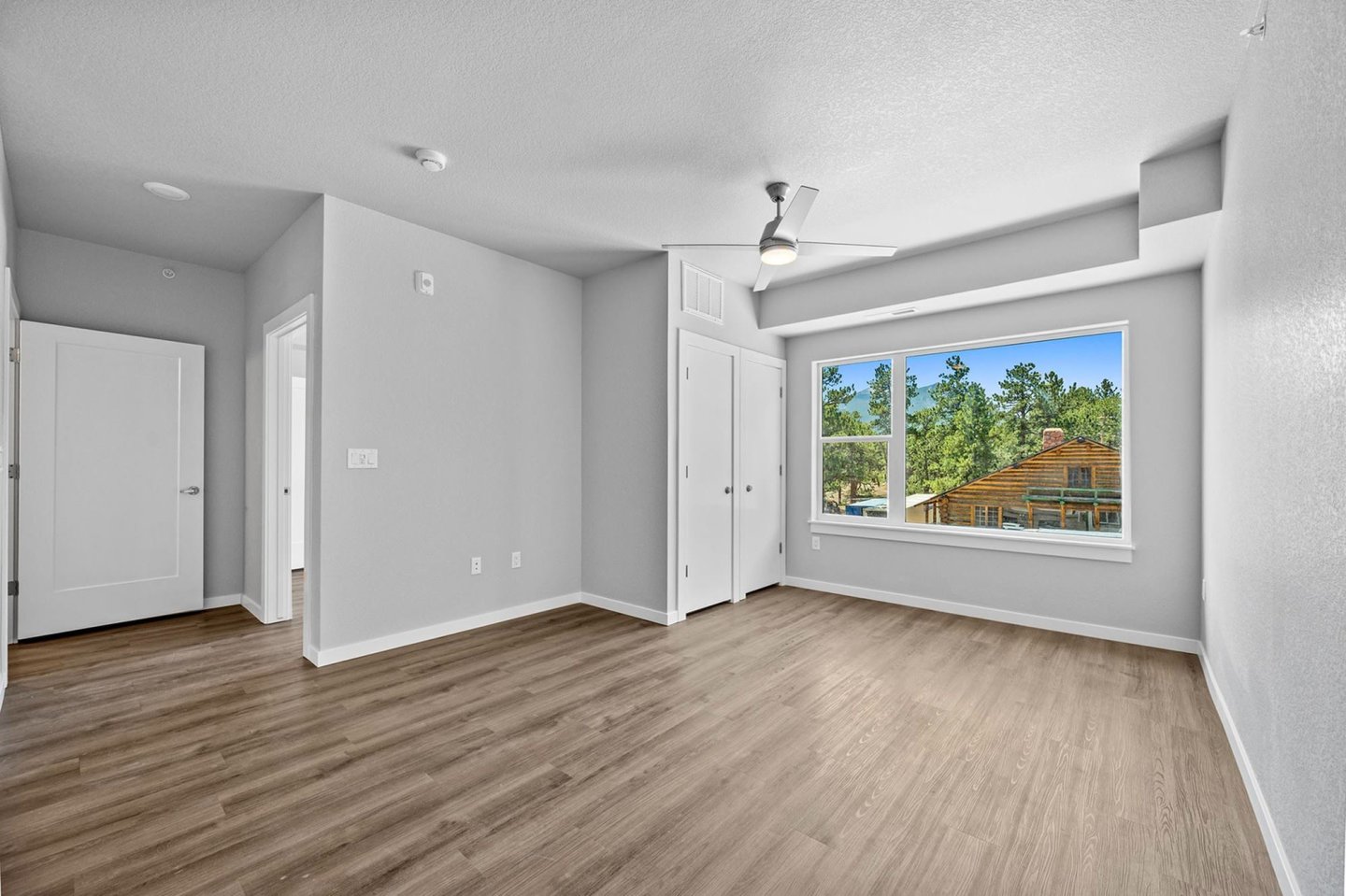 Prospector Apartments Image 38