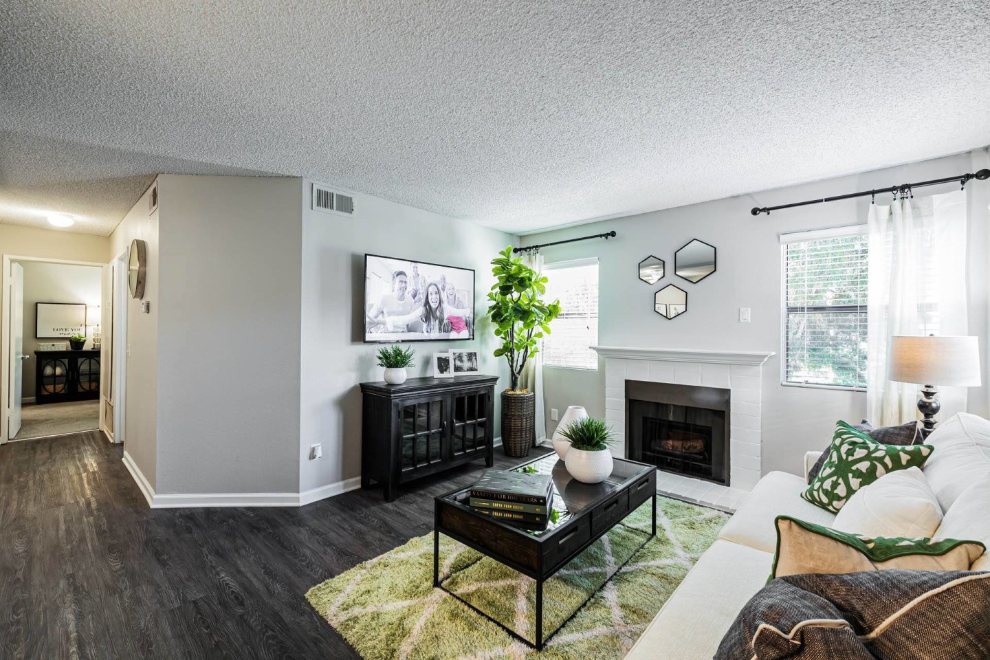 Sycamore Greens Apartment Homes Image 15