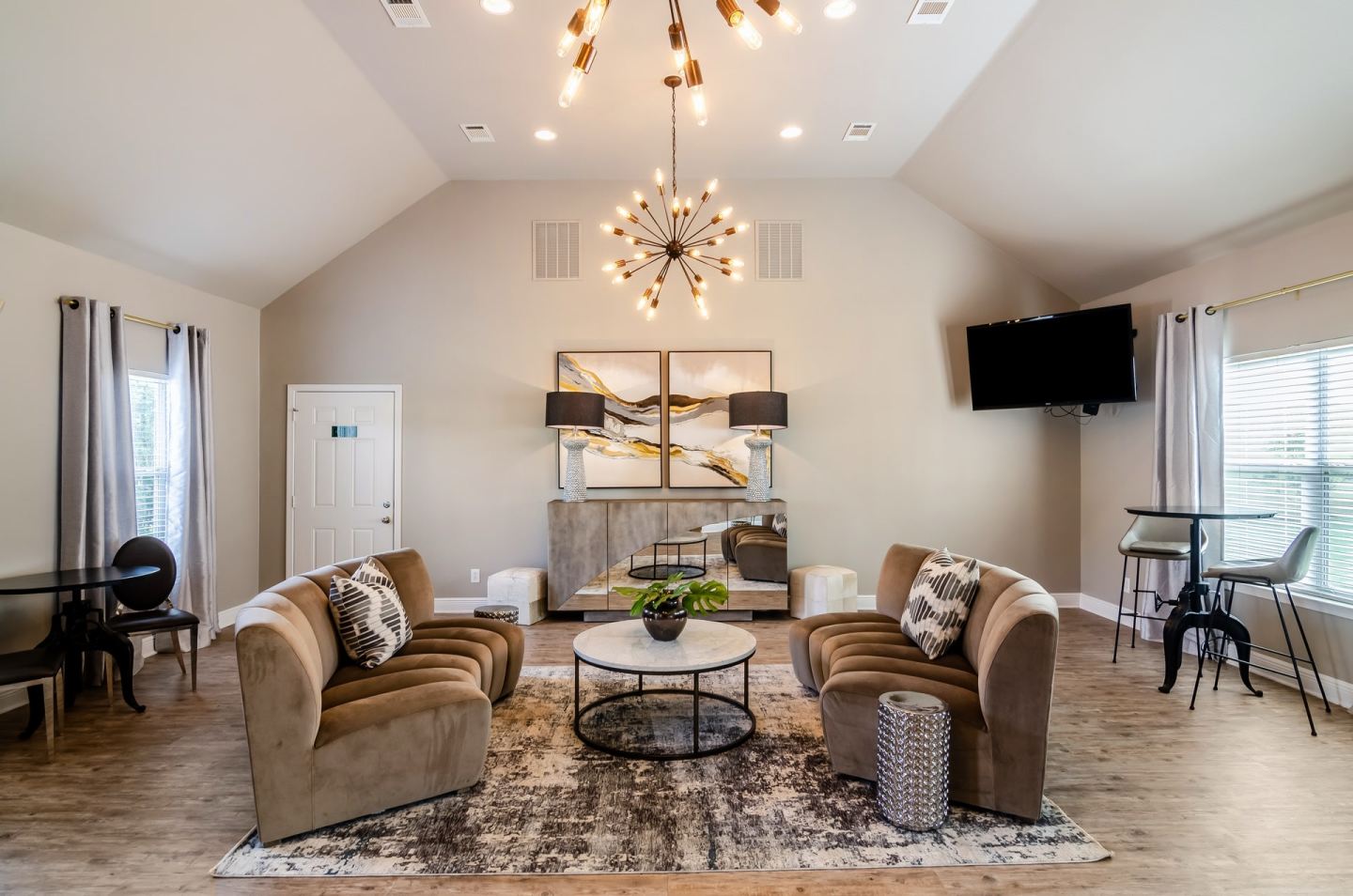 Grand Biscayne Apartments Image 8
