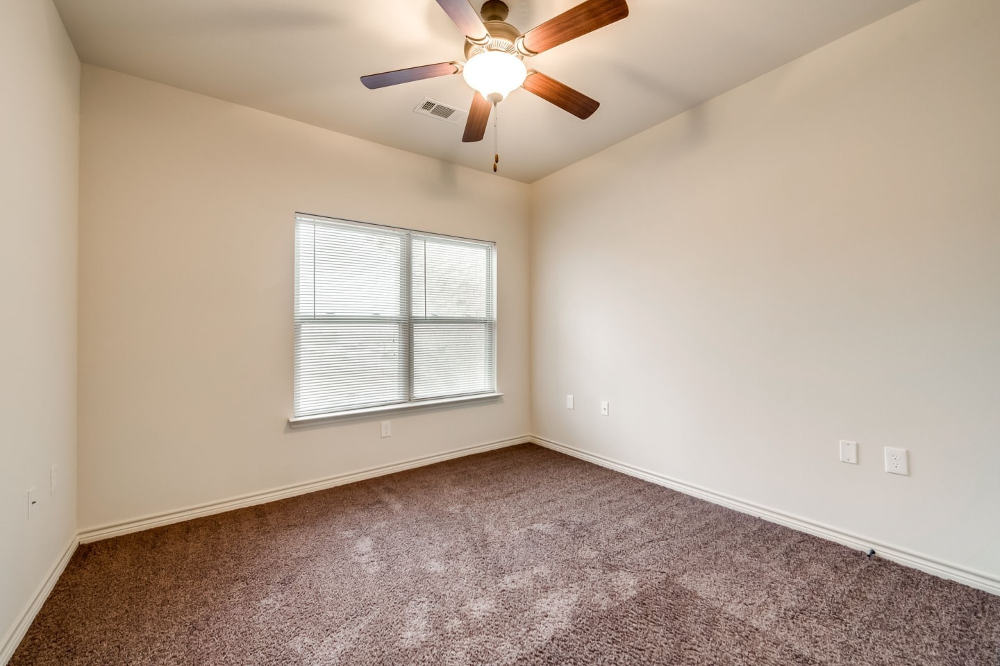 Majors Place Image 21
