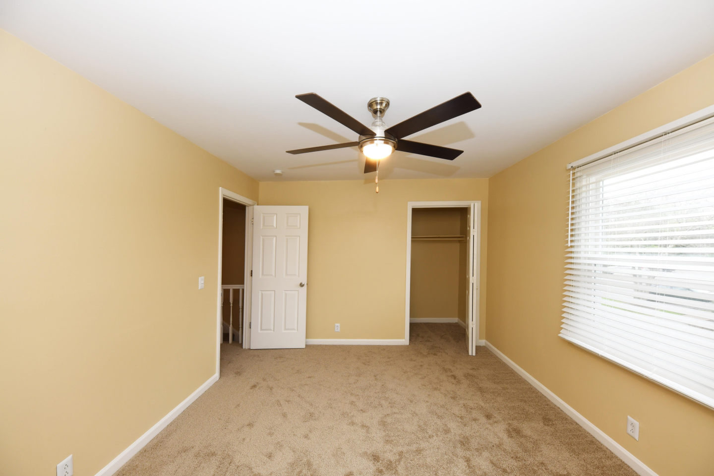 Hunter's Court Image 4