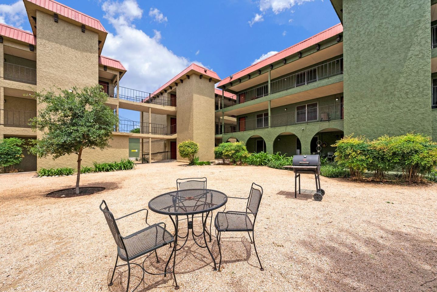 Kensington Court Image 11