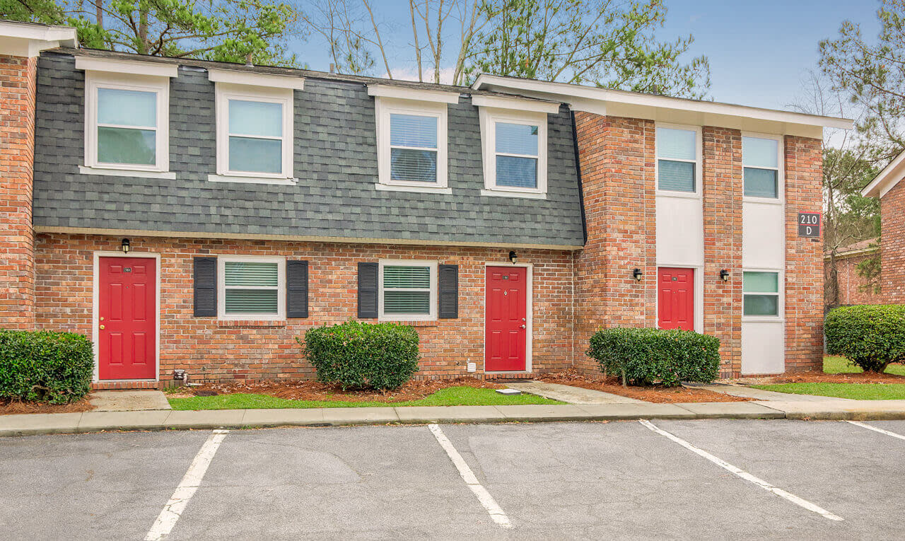 Savan Pointe Townhomes East and West Image 1