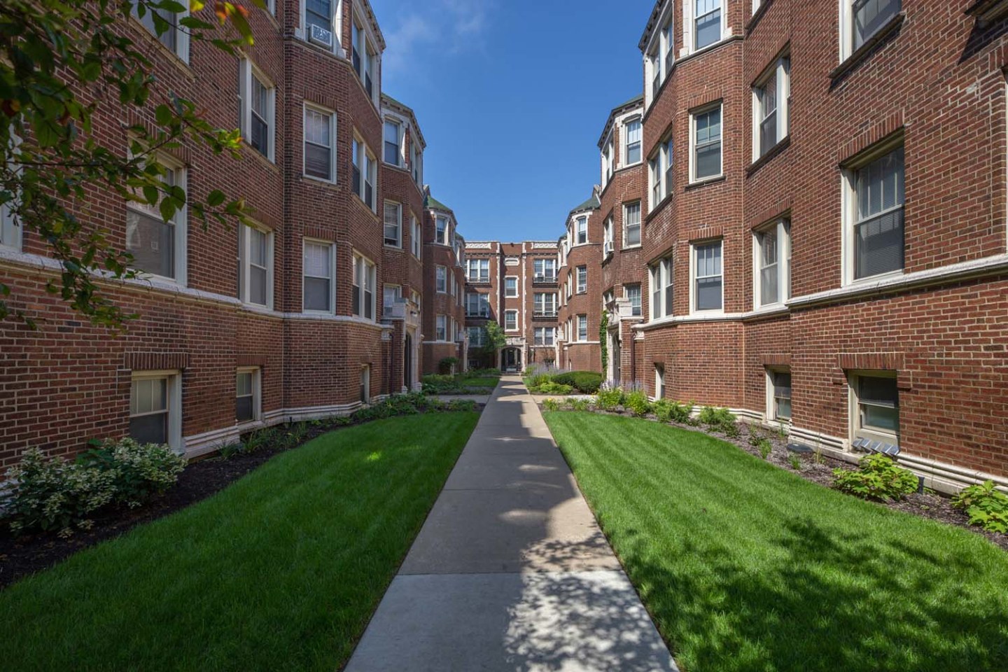 5034-5046 S. Woodlawn Avenue Image 5