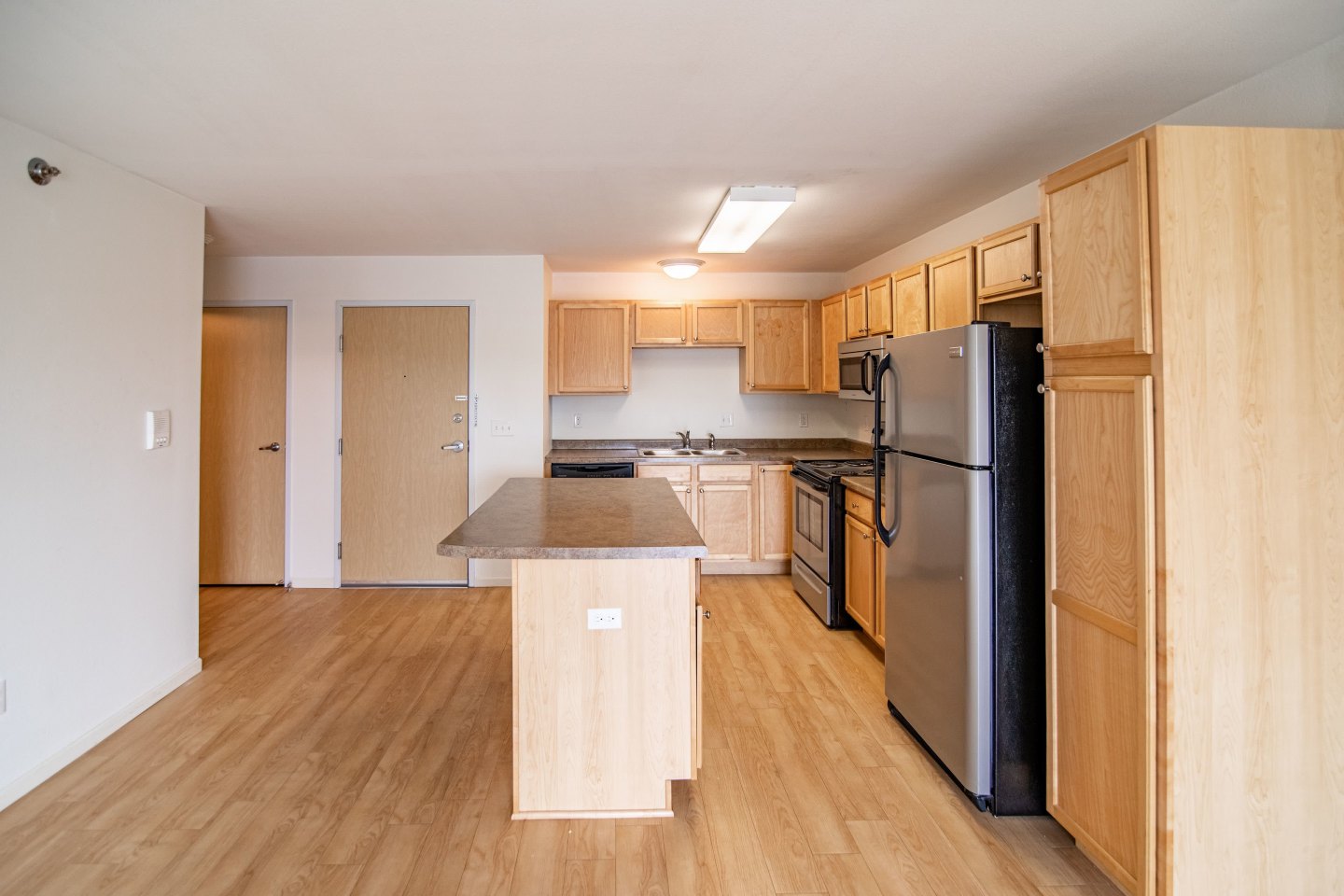 Collins Place Apartments Image 1