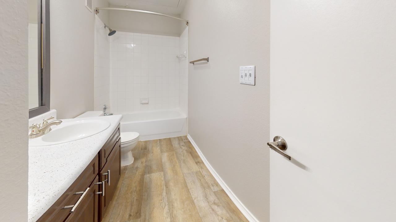 Southgate Glen Image 12