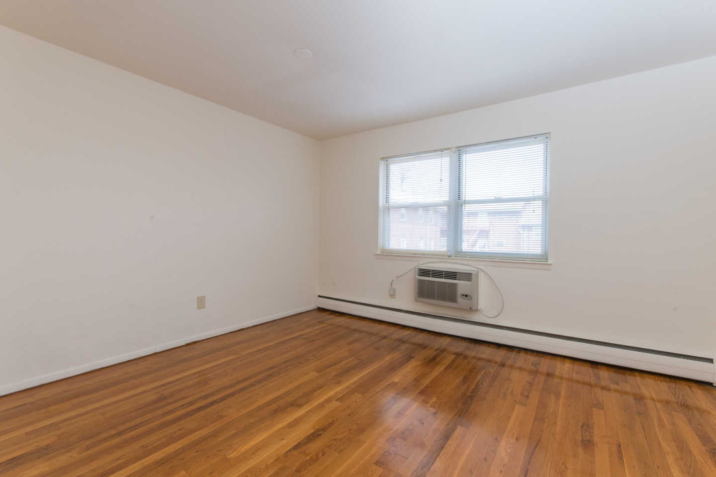 Oak Terrace Image 5