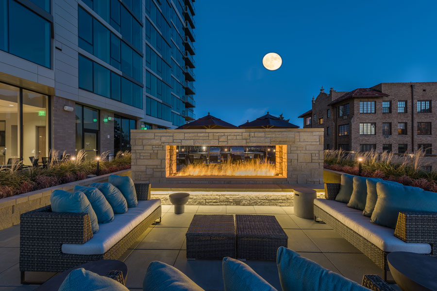 Country Club Towers Image 14