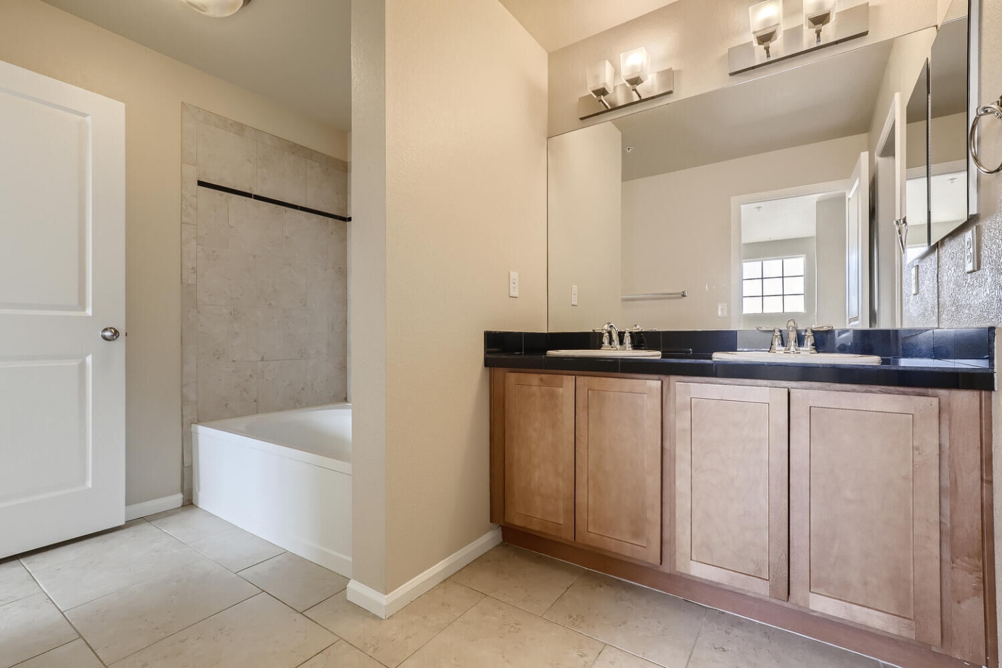 Maple Leaf Townhomes Image 6
