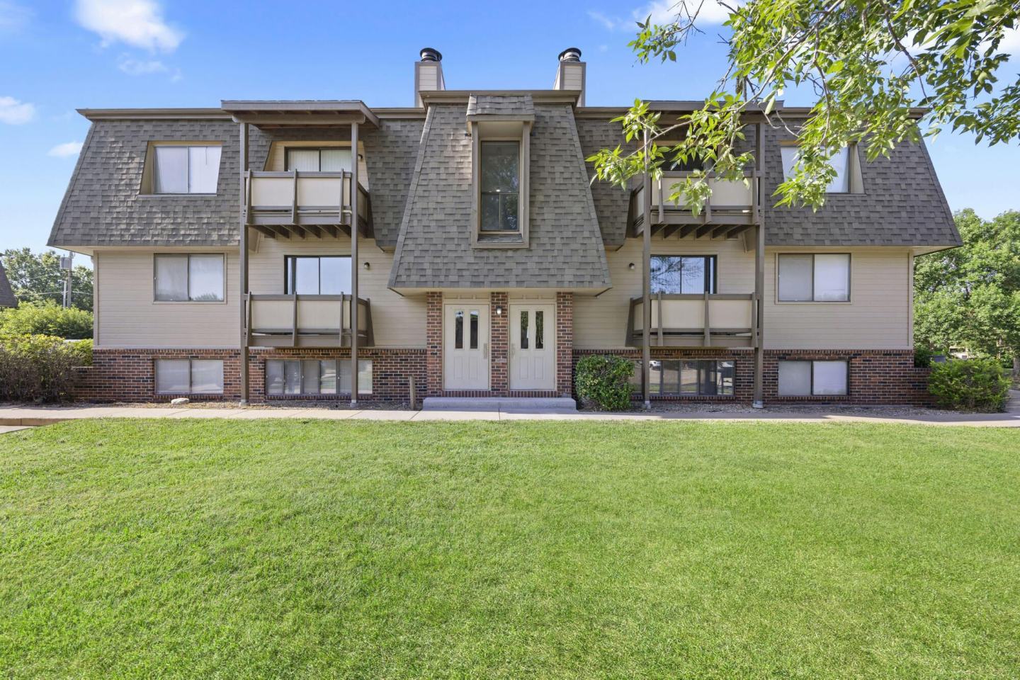 Sandstone Apartments Image 2
