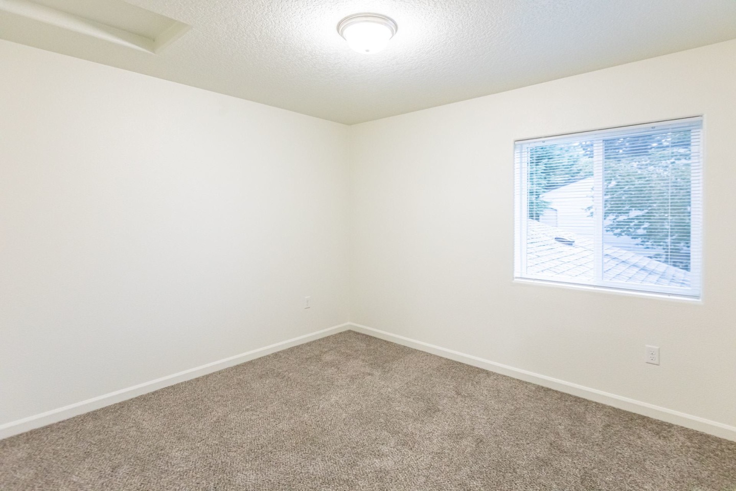 Fairview Court Townhomes Image 8
