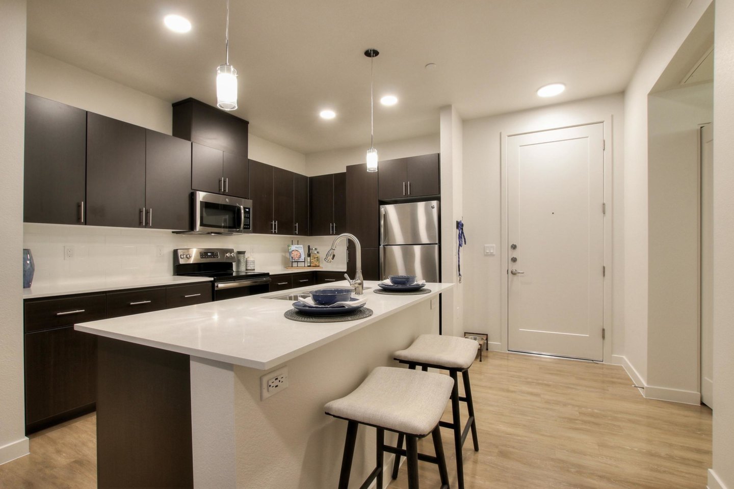 View 32 Apartments Image 37