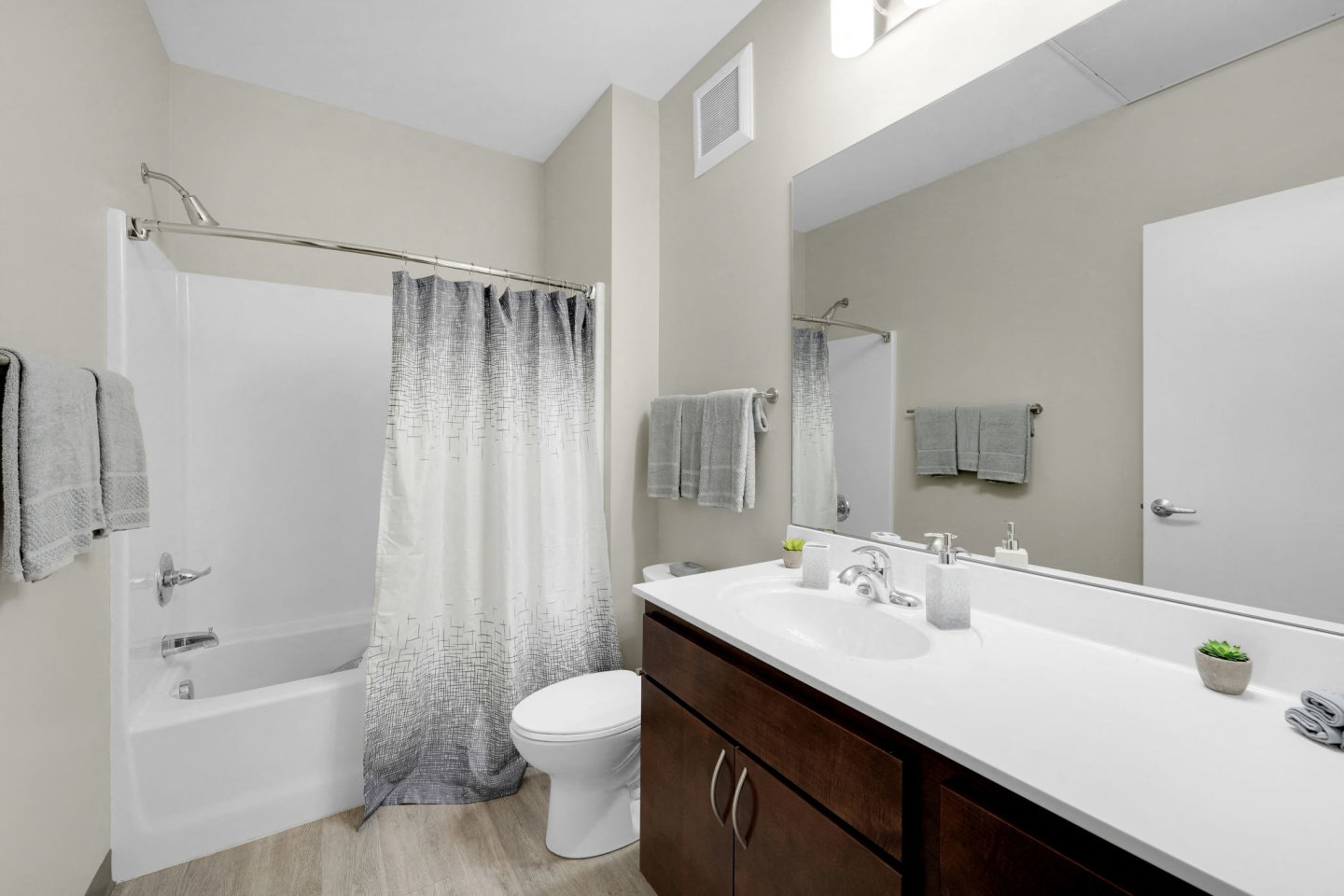 The Cameron North Loop - Affordable Housing Image 16