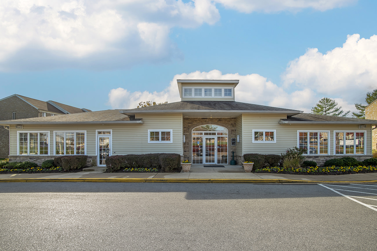 The Apartments at Elmwood Terrace Image 19
