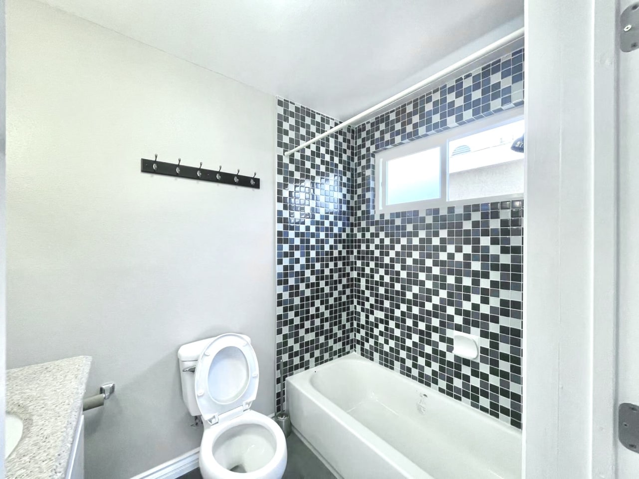 1100 Exposition Blvd - Co-Living Image 10
