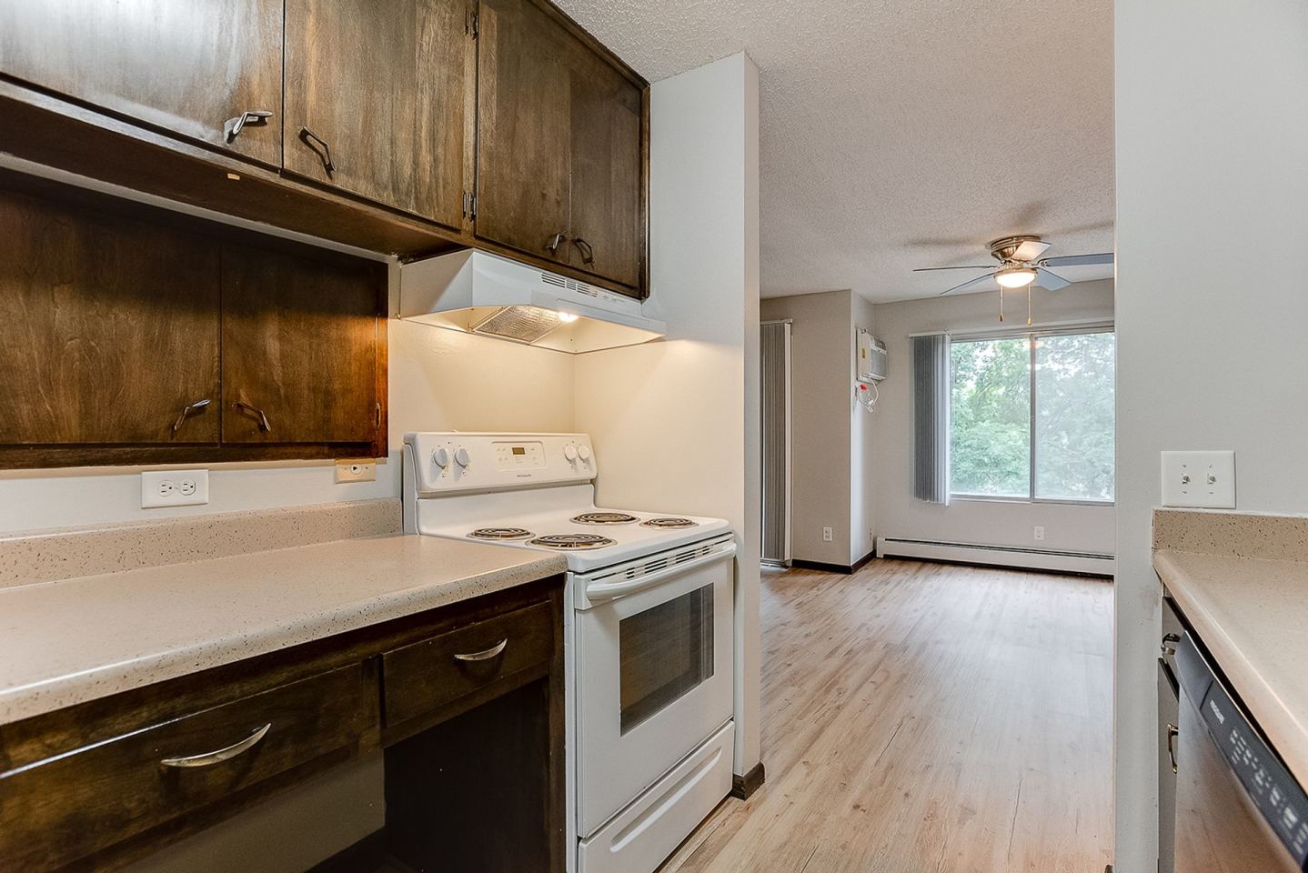 3727 Foss Road Image 9