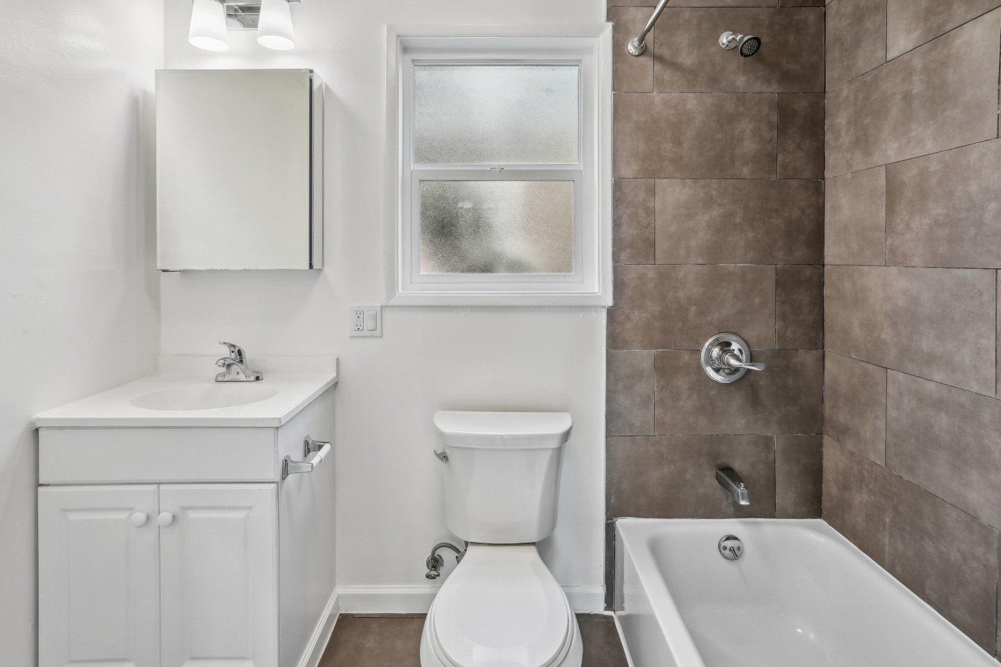 444 28th Street Apartments Image 14