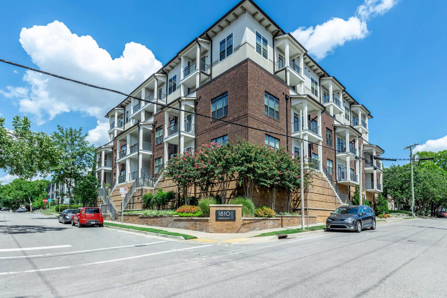 1810 Belcourt Image 43
