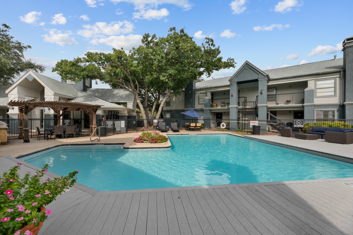 5636 Apartment Homes Image 7