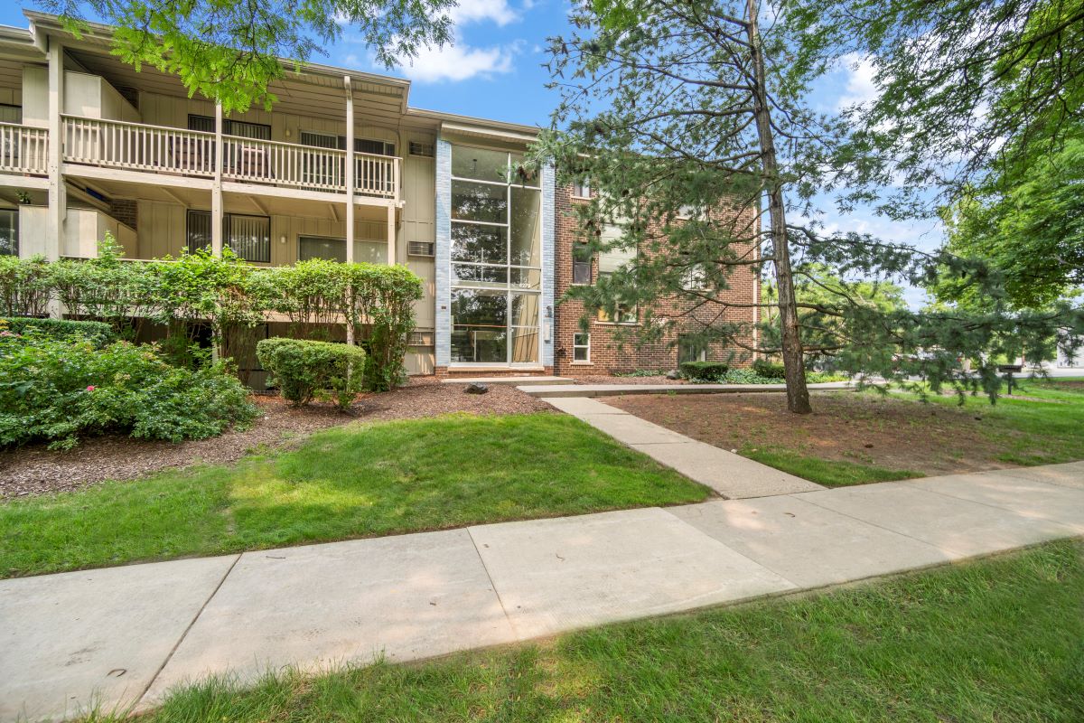 Amber Apartments of Royal Oak Image 15