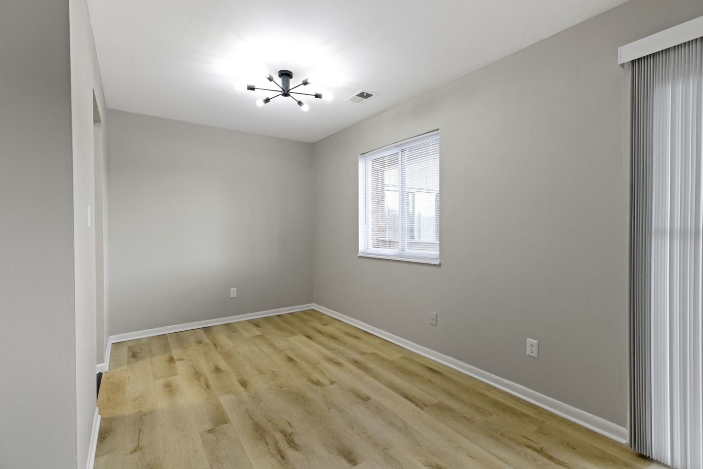 Cedars Apartments Image 7