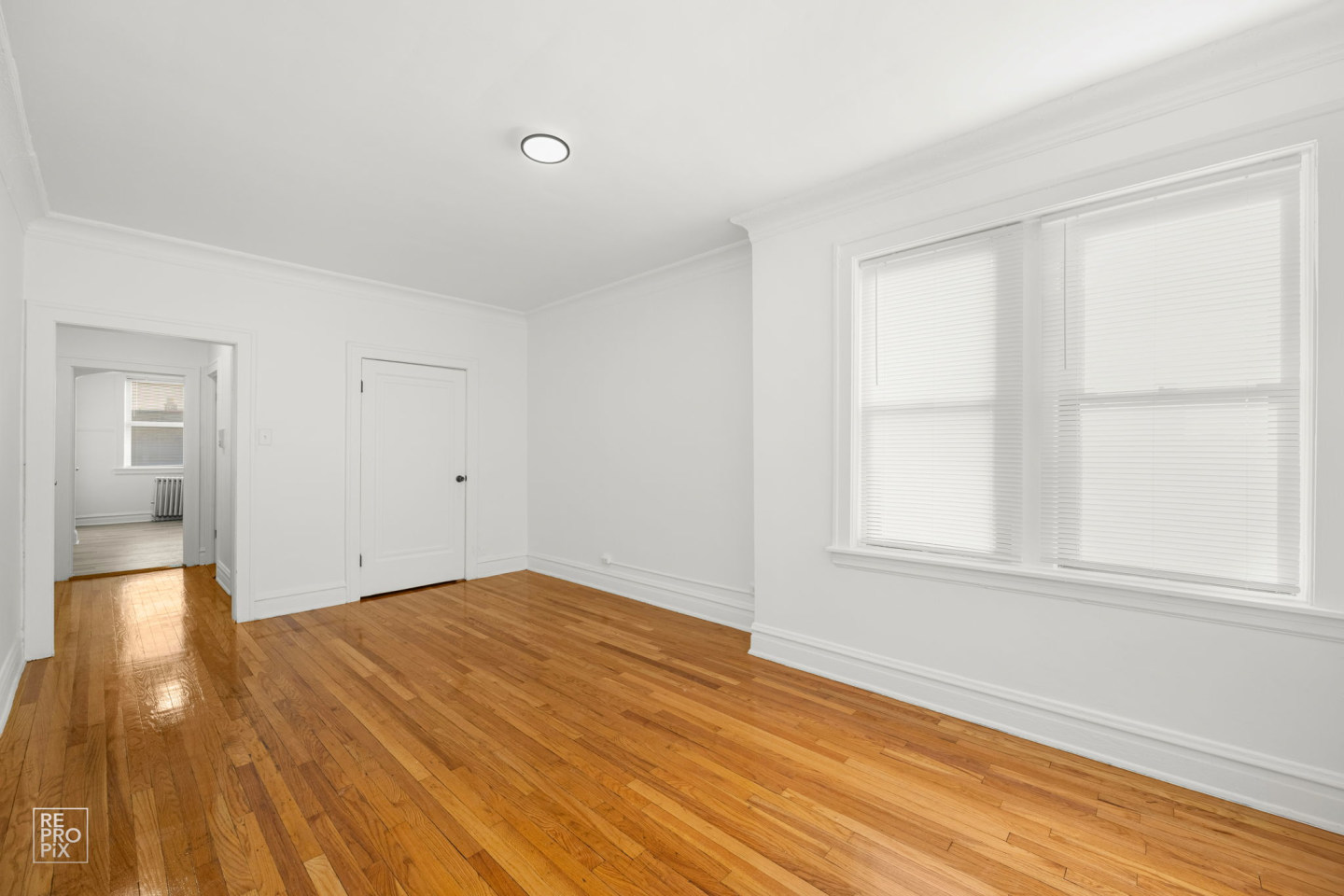 1704 W 77th St Image 11