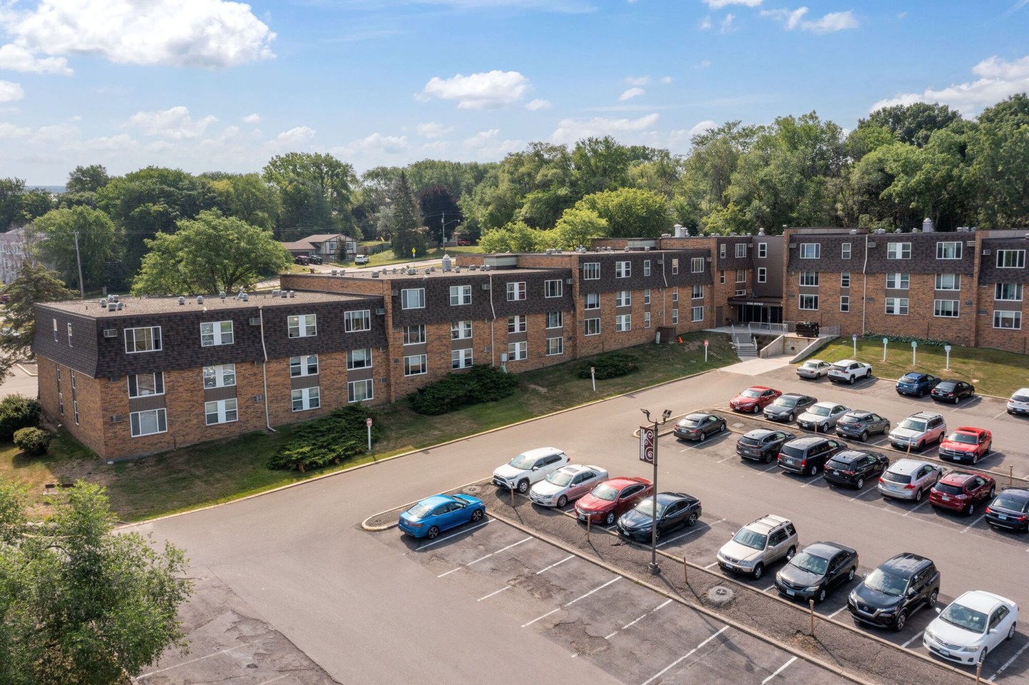Shamrock Court Apartments Image 20