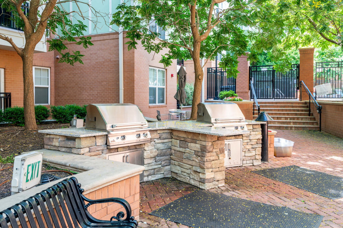 800 Carlyle Image 39