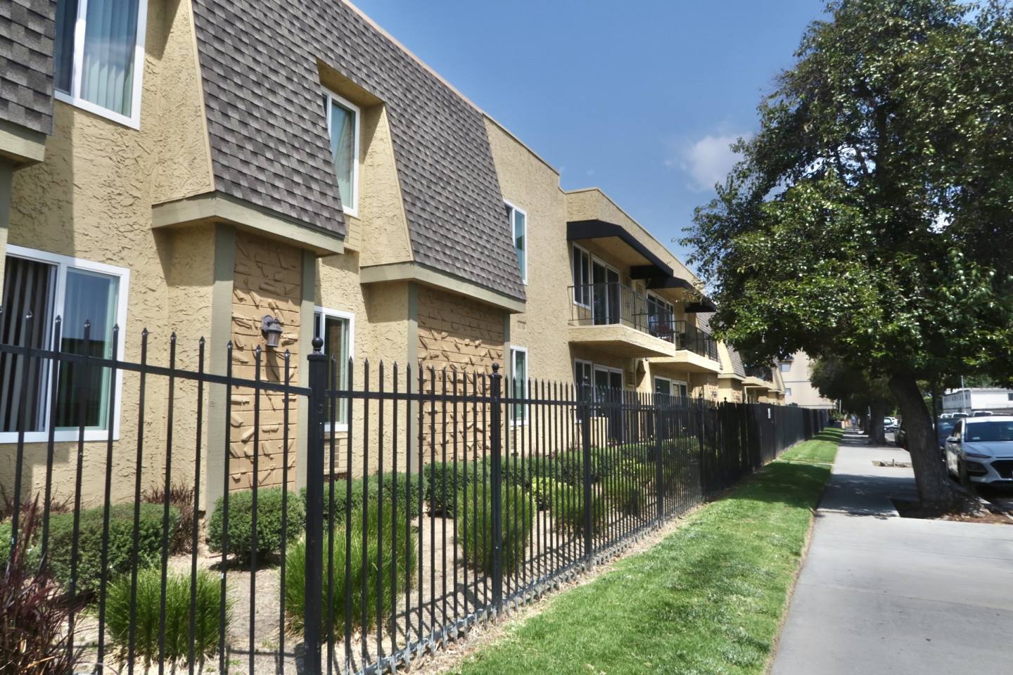 55+ Senior Housing - Heritage Park at Woodman Image 11