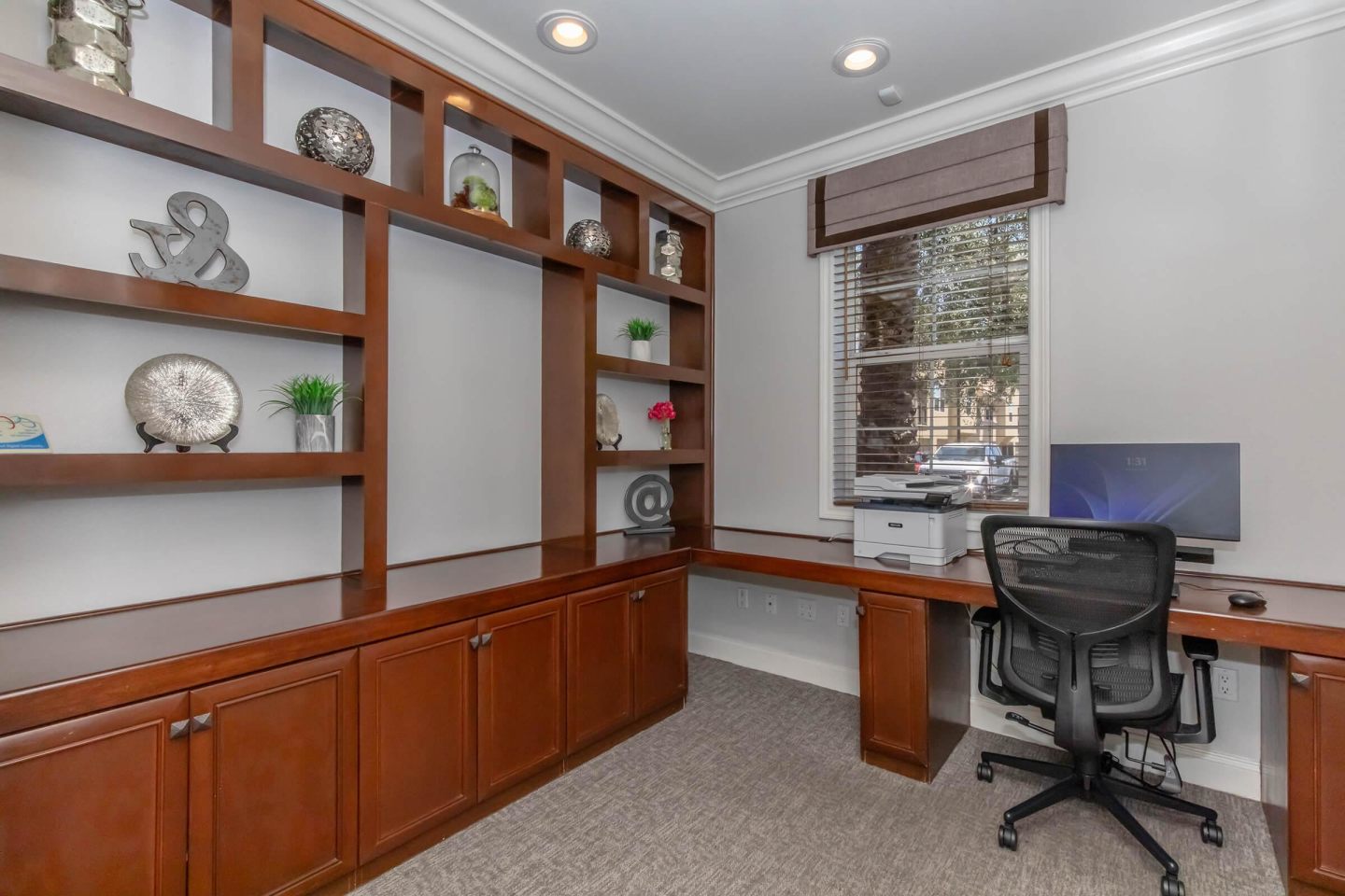 Laurel Vista Apartment Homes Image 3