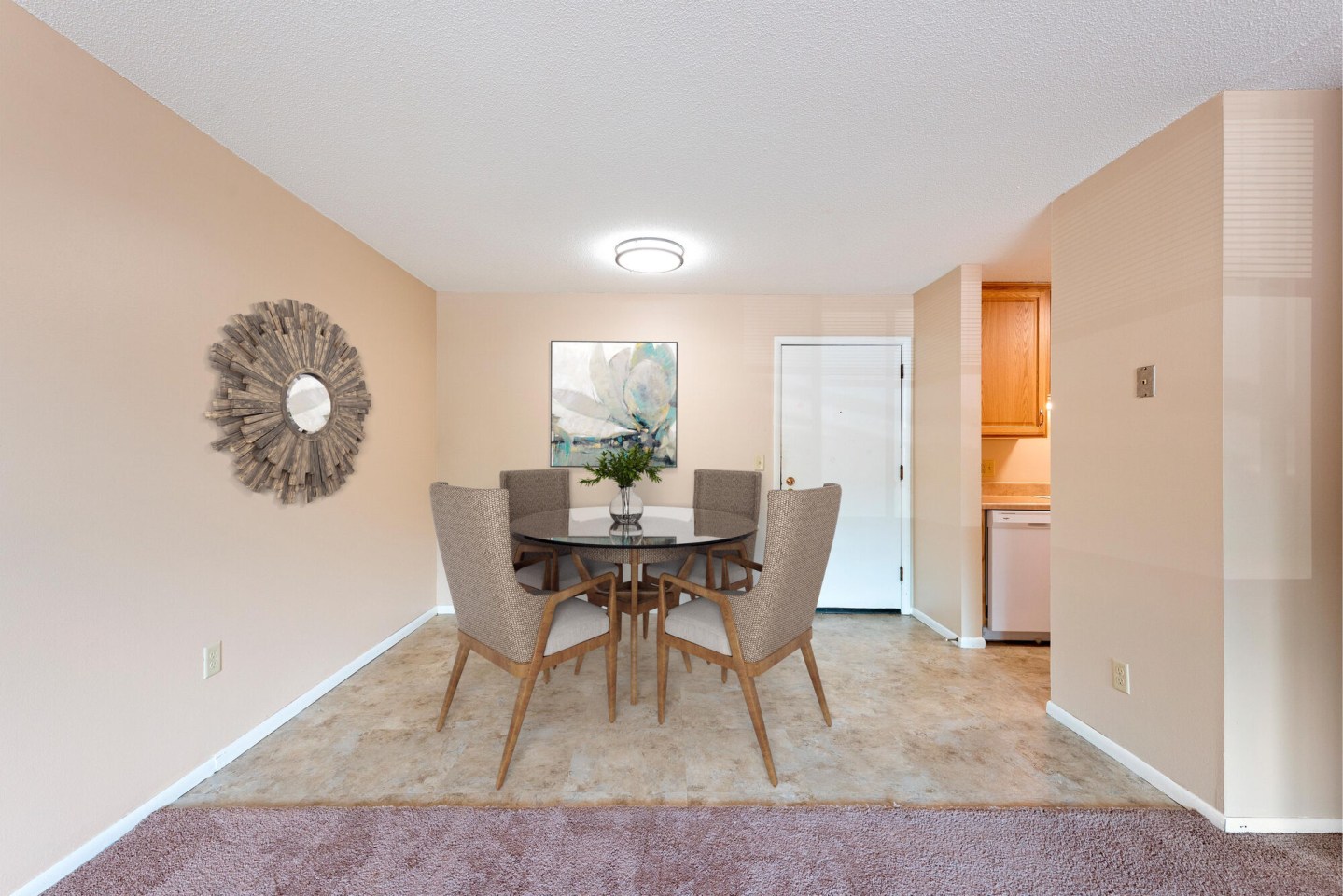 Shamrock Court Apartments Image 11