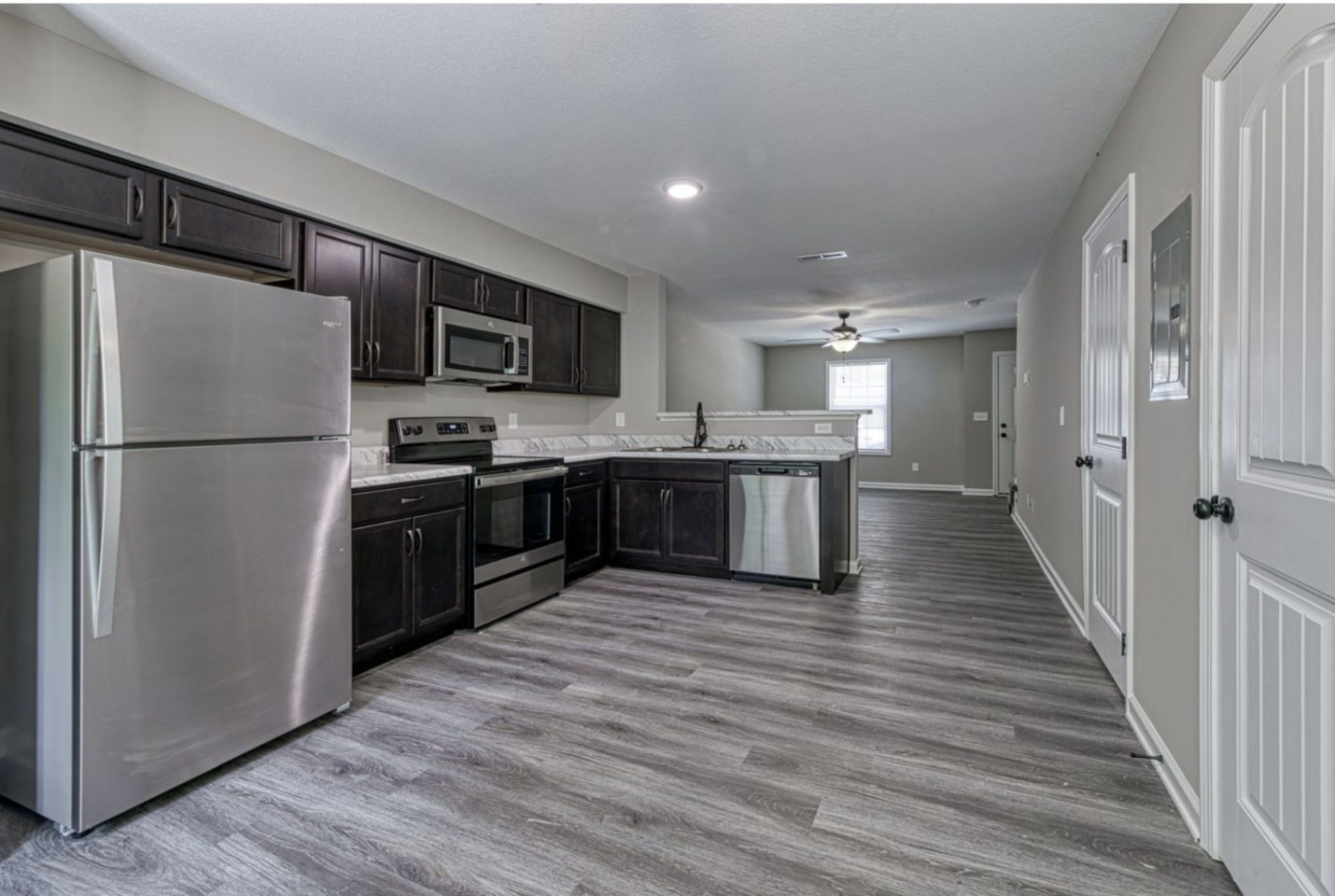 Center Pointe Townhomes Image 10