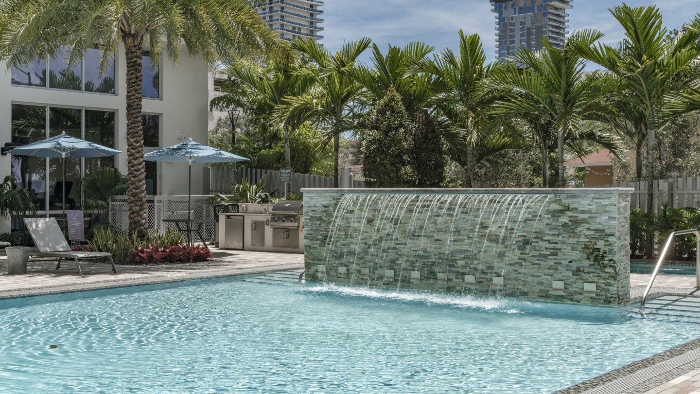 Blu27 at Edgewater Image 16