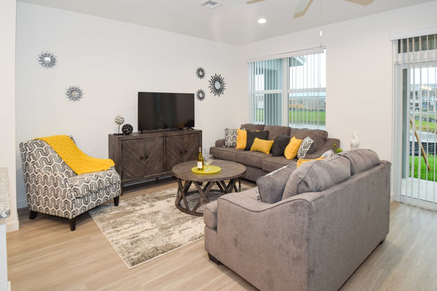 Torino Lakes Rental Townhomes Image 9
