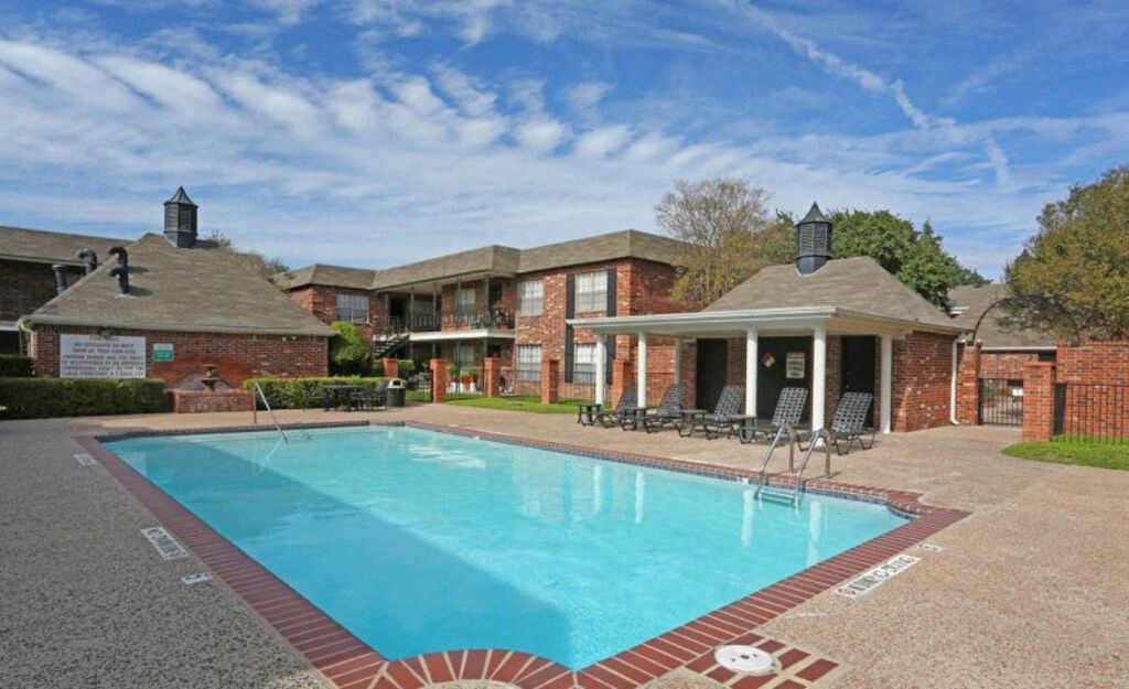 Towne Oaks II Image 2