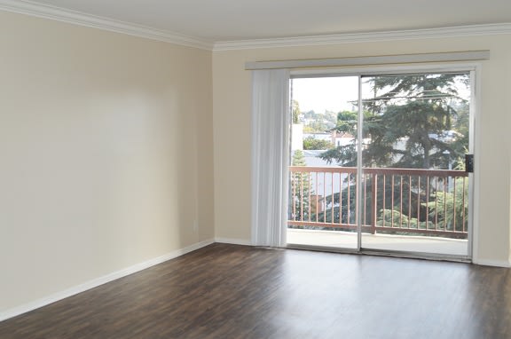 Los Feliz Summit Apartments Image 10