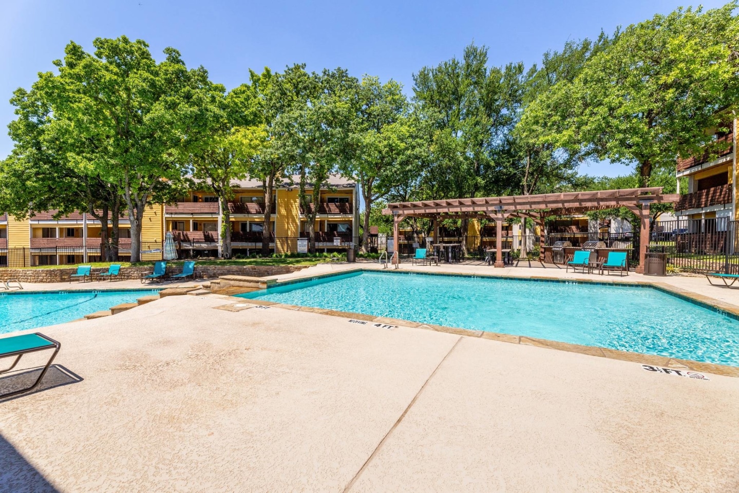 Flintridge Apartment Homes Image 2
