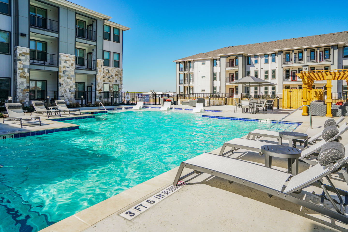 Grand at Manor Image 29