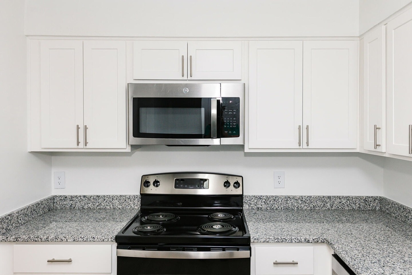 Crofton Village Apartments Image 4